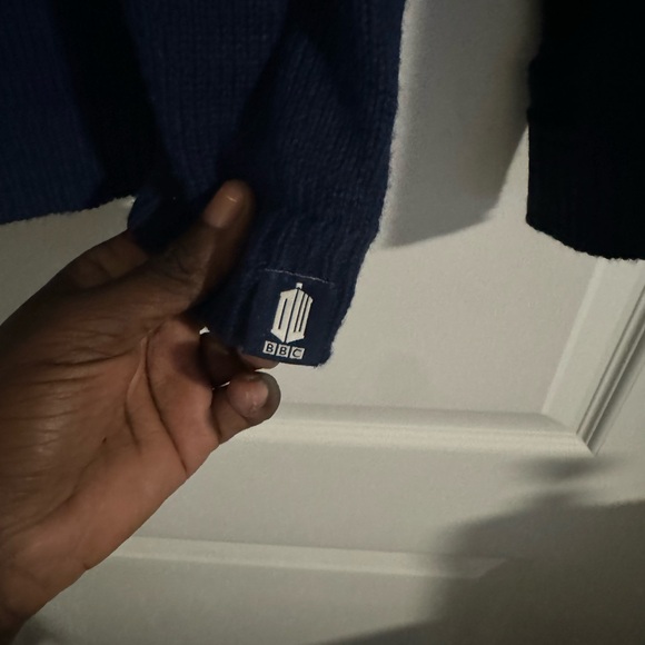 Doctor Who TARDIS Girls Sweater - Picture 4 of 8